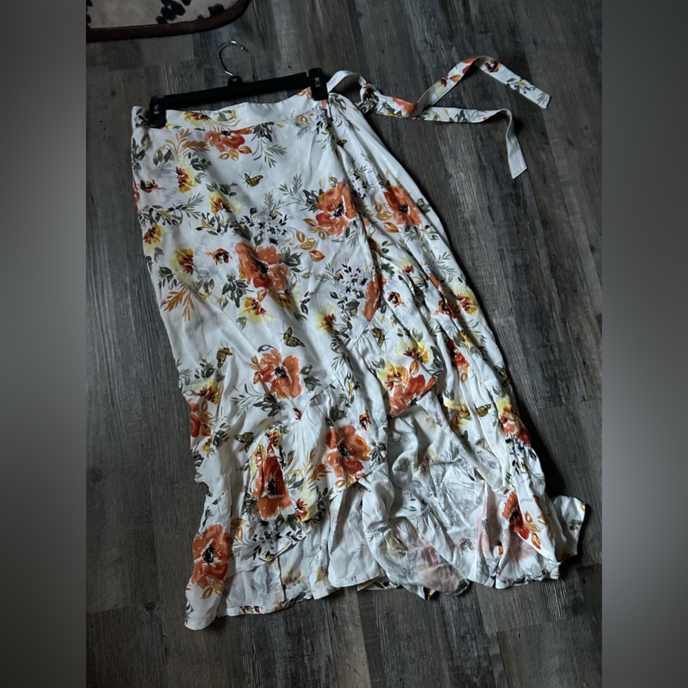 Women’s Floral Tie Skirt